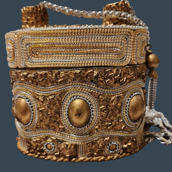 Handcrafted Philippines Gold & Silver Beaded Chain Purse - Picture 13 of 13